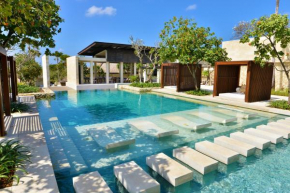 Отель The Bale  South Kuta